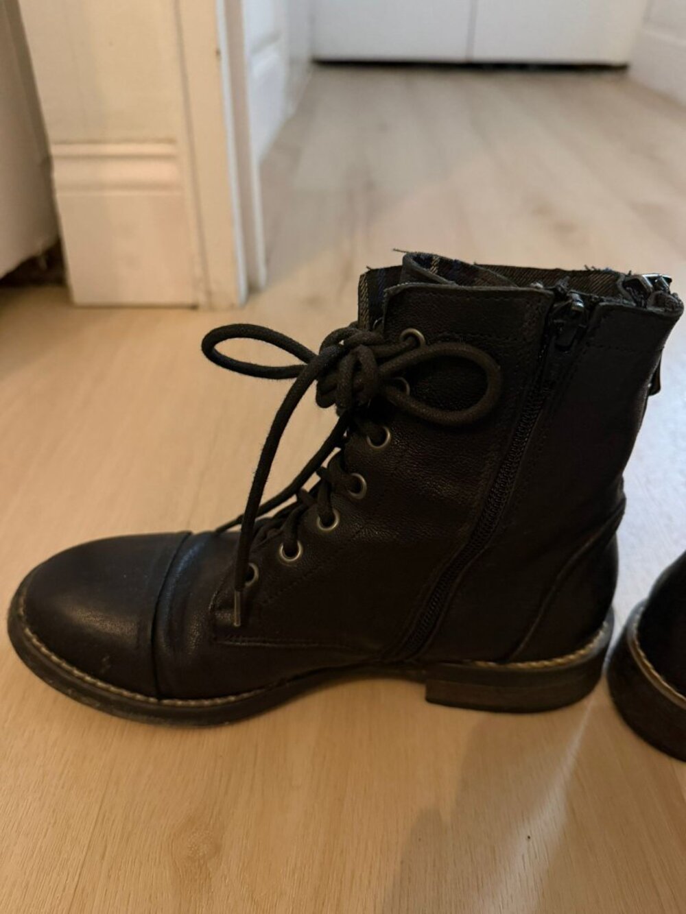 Free People black lether combat boots size 36 - Picture 3 of 6